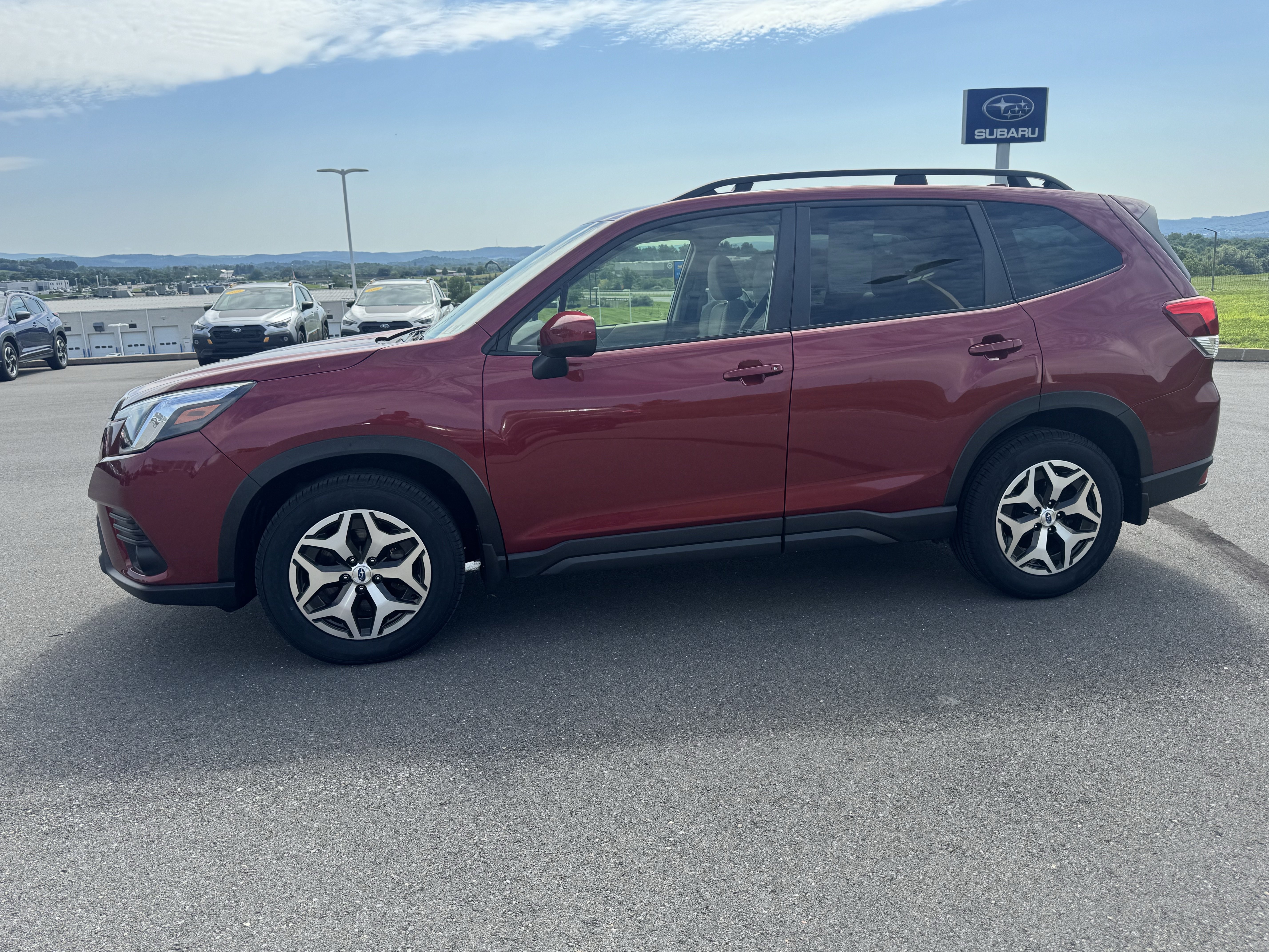 Certified 2022 Subaru Forester Premium AWD/4WD image 7