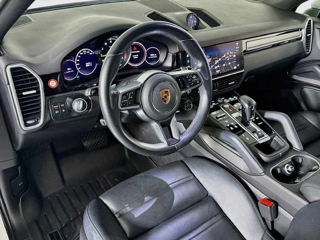 Certified 2023 Porsche Cayenne Platinum Edition AWD/4WD image 4
