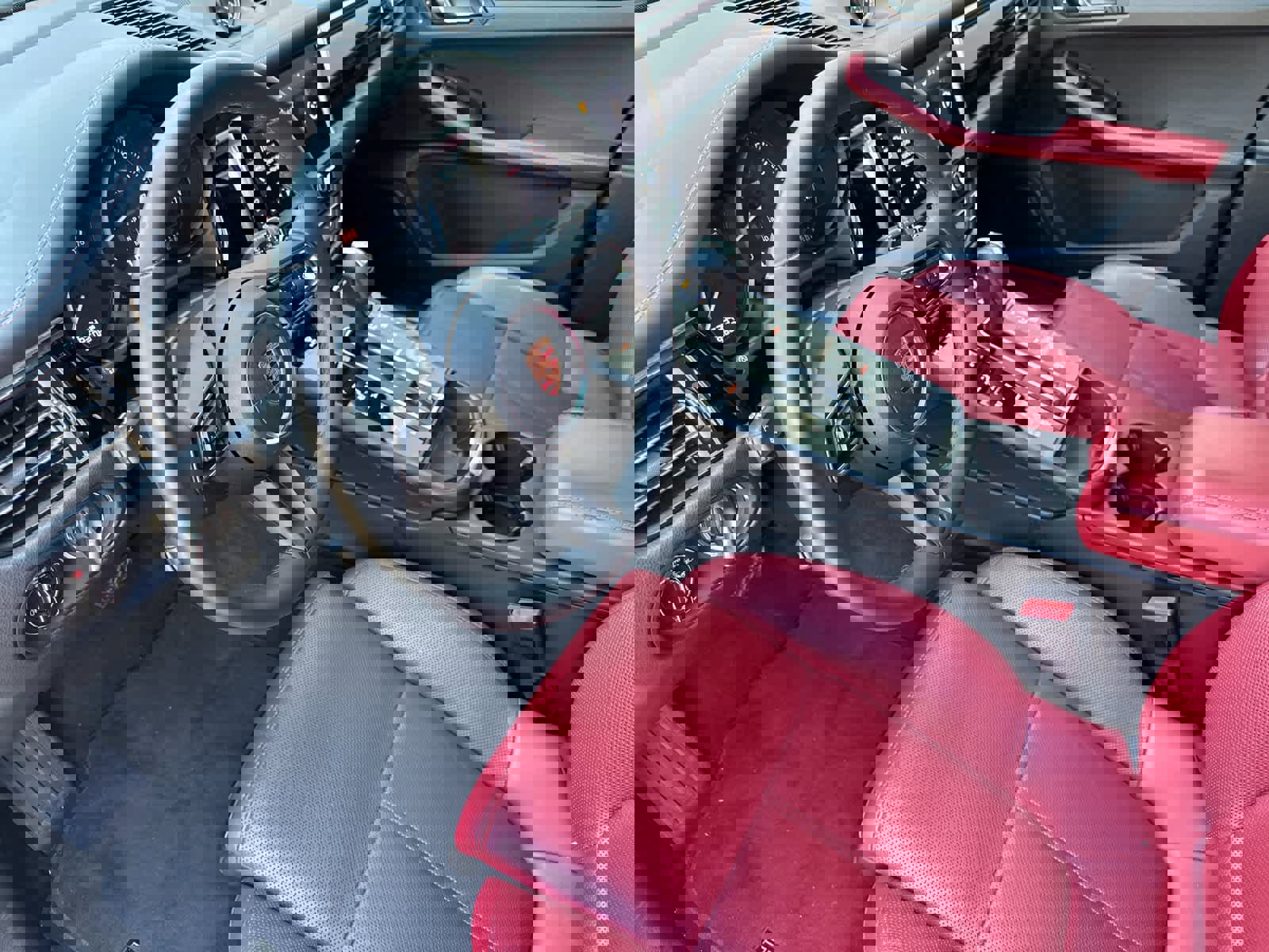 Used 2025 Porsche Macan image 4