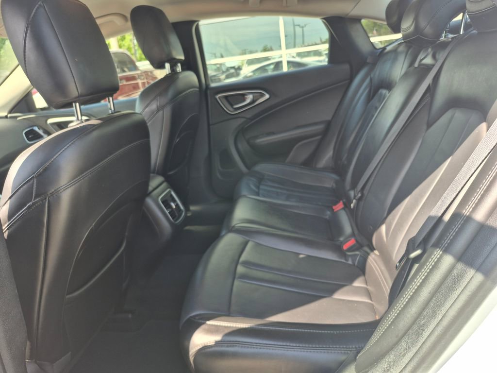 Used 2016 Chrysler 200 Limited Platinum w/ Comfort & Convenience Group image 13