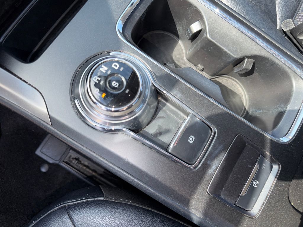 Used 2019 Ford Fusion SEL image 24