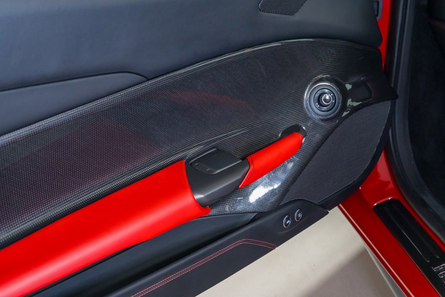 Used 2018 Ferrari 488 GTB RWD image 21