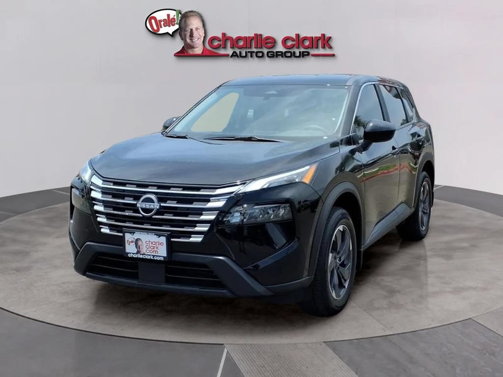 Used 2026 Nissan Rogue SV FWD image 1
