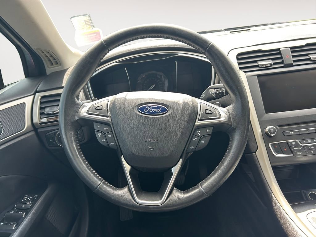 Used 2016 Ford Fusion SE w/ Equipment Group 202A FWD image 14
