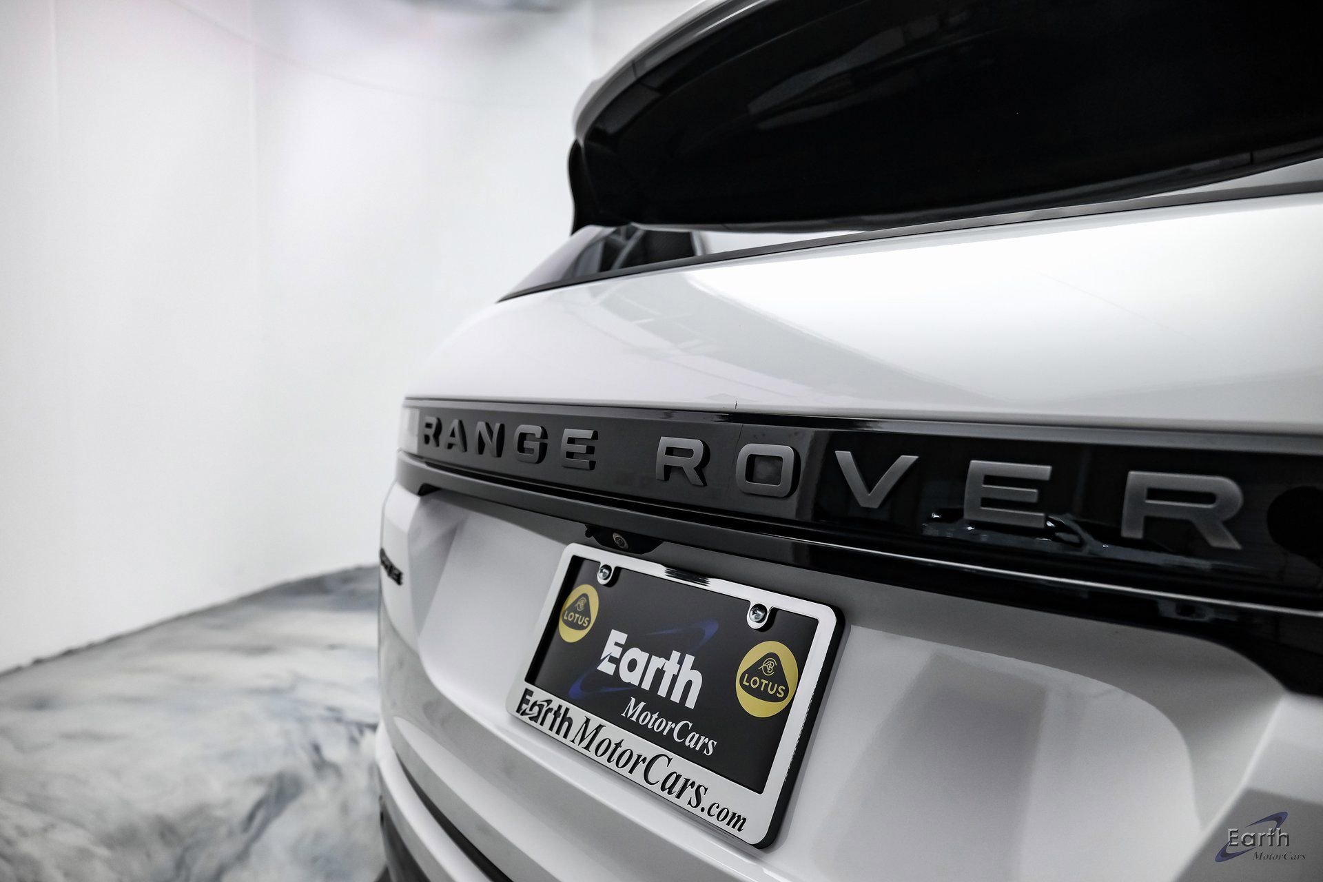 Used 2024 Land Rover Range Rover Evoque Dynamic SE image 31