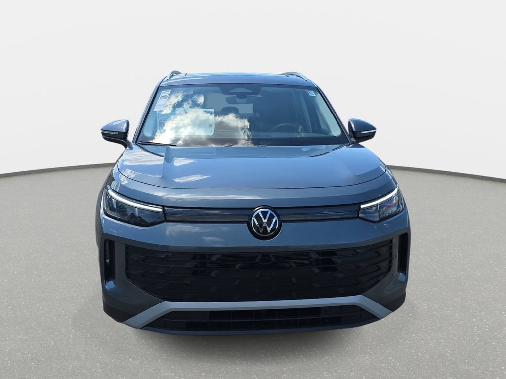New 2026 Volkswagen Tiguan SE FWD image 2