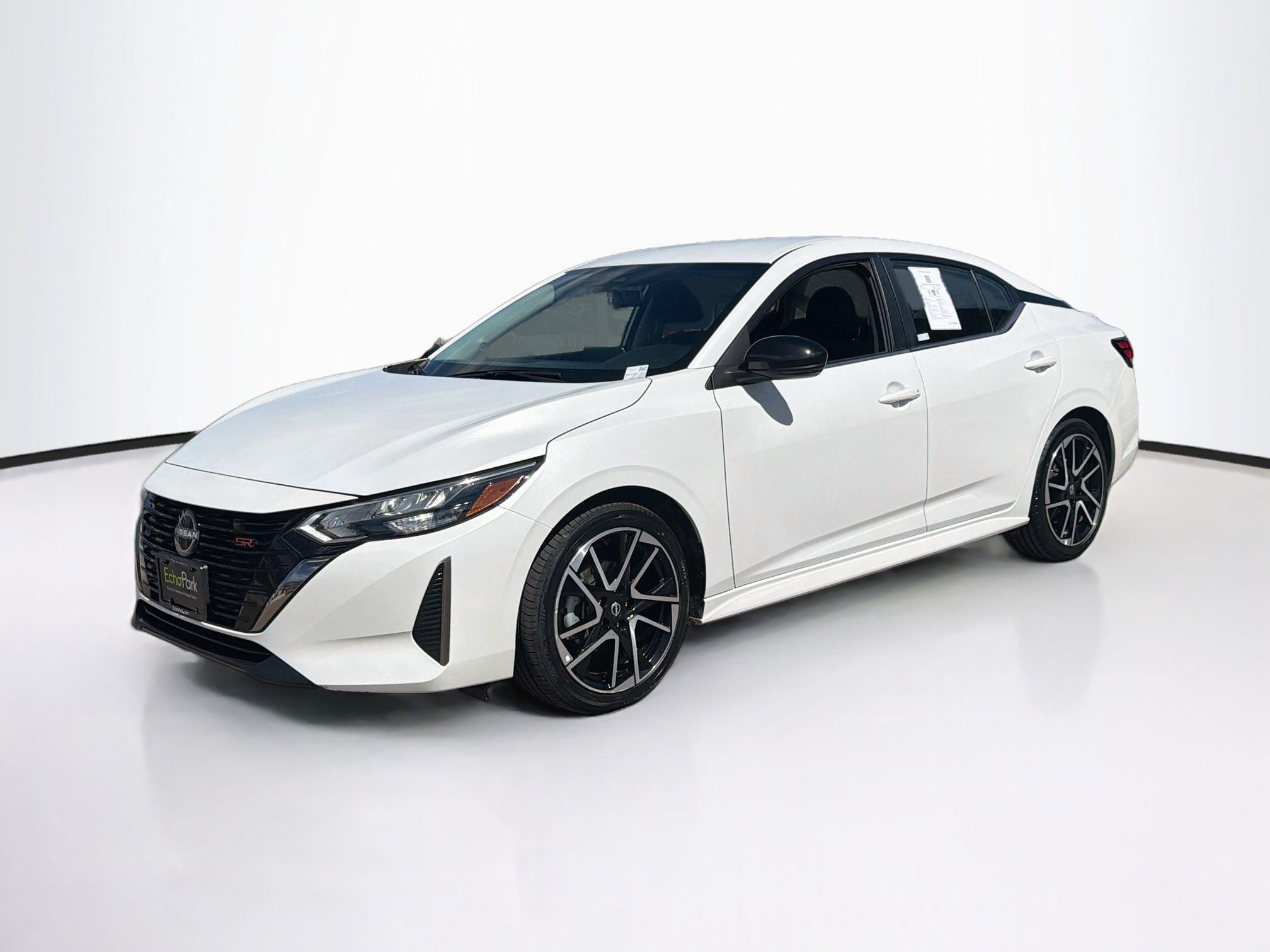 Used 2025 Nissan Sentra SR FWD image 3