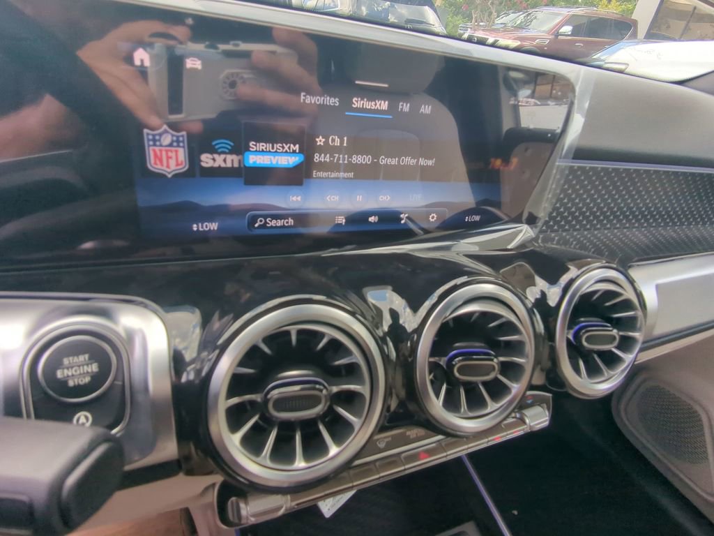 New 2025 Mercedes-Benz GLB 250 GLB 250 image 6