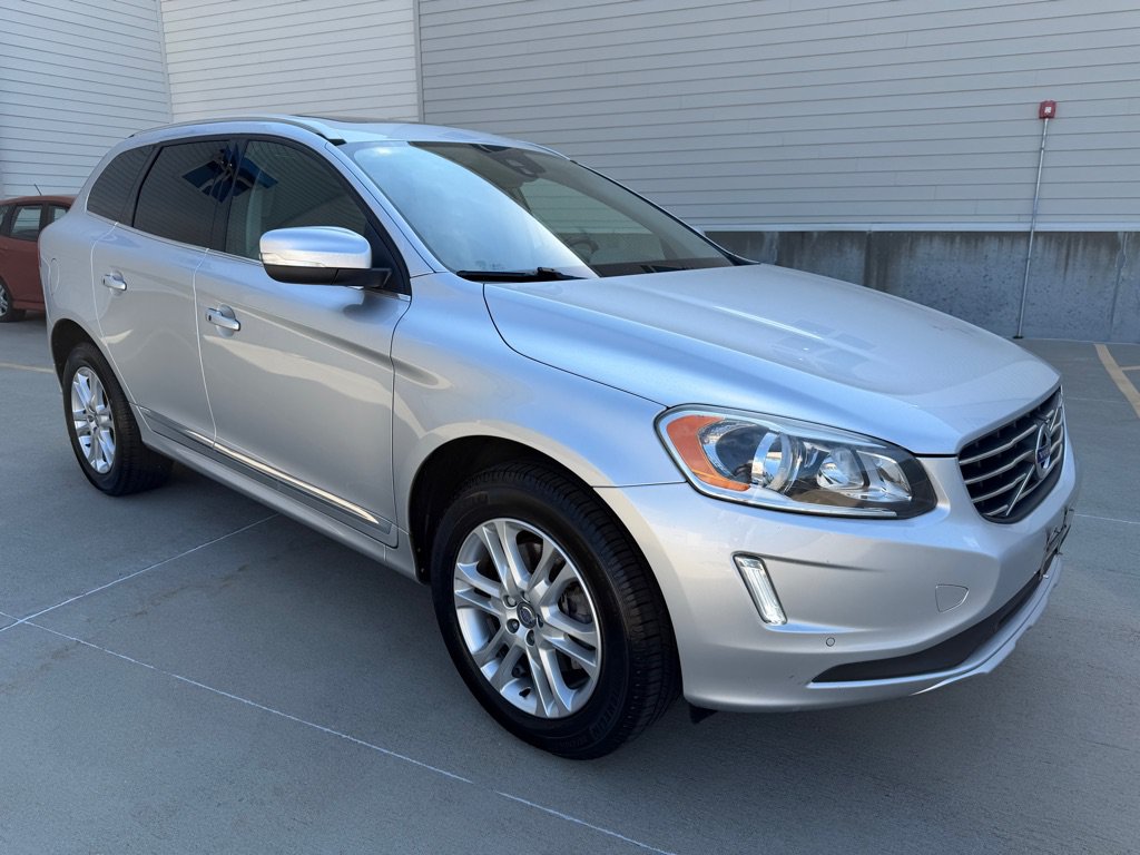 Used 2015 Volvo XC60 T5 AWD/4WD image 1