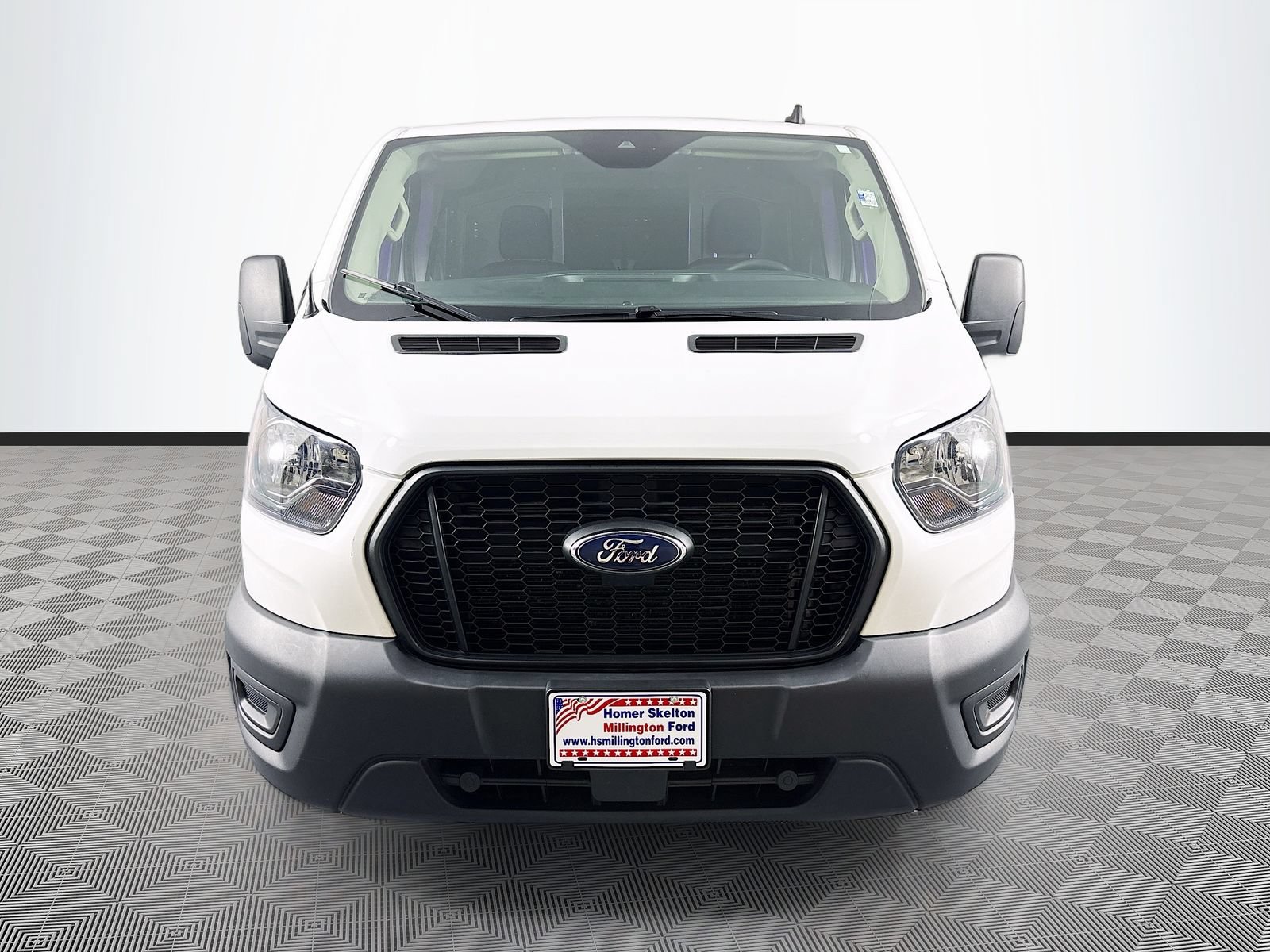 Used 2023 Ford Transit 150 Low Roof RWD image 2