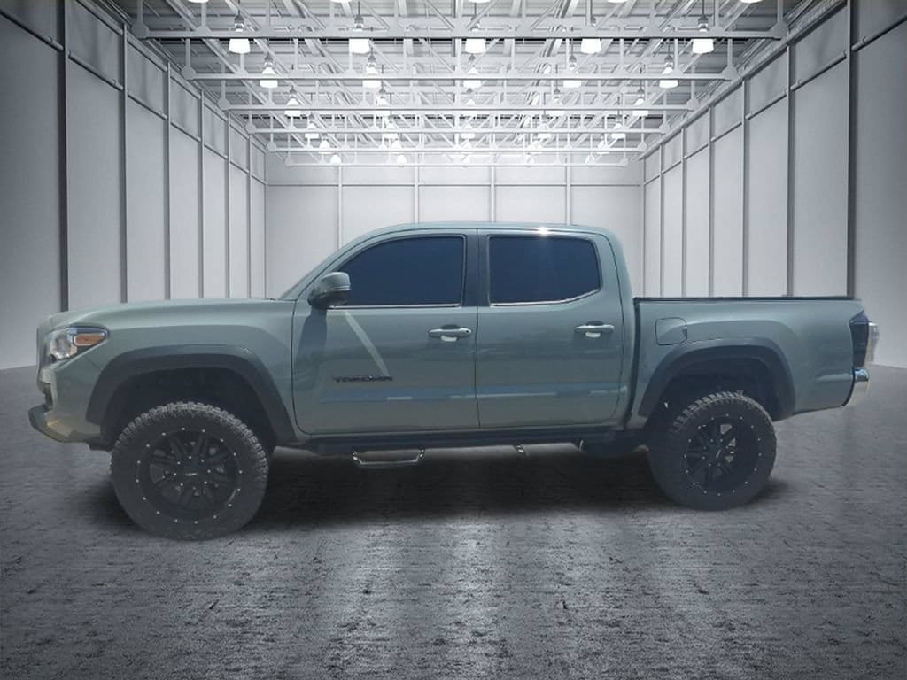 Used 2022 Toyota Tacoma TRD Off-Road w/ Black Out Package (TMS) AWD/4WD image 3
