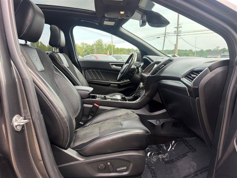 Used 2020 Ford Edge ST w/ Equipment Group 401A AWD/4WD image 25