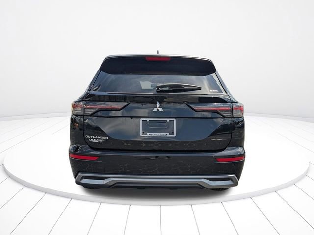 Used 2025 Mitsubishi Outlander AWD image 4