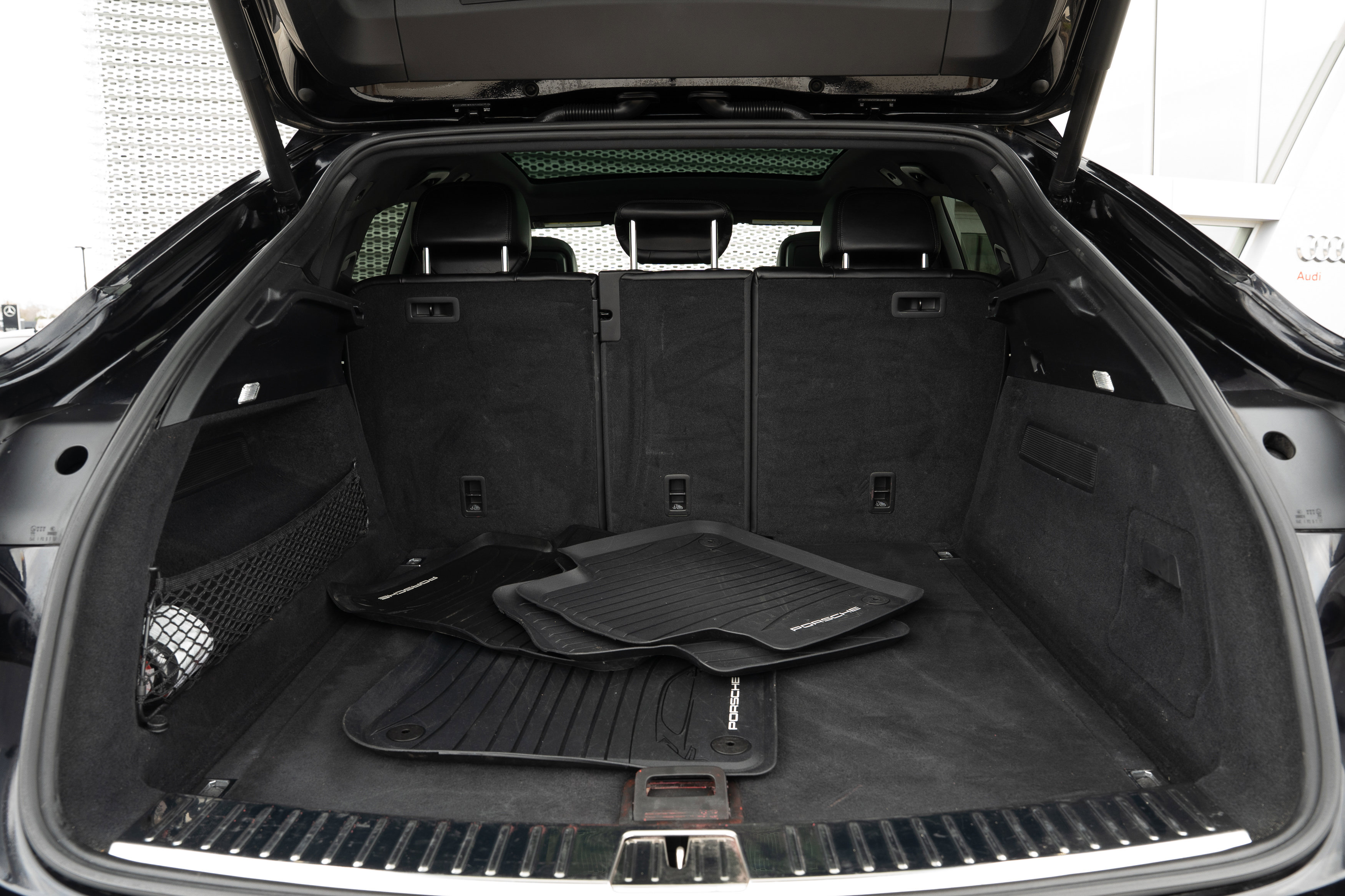 Used 2021 Porsche Cayenne Coupe image 30