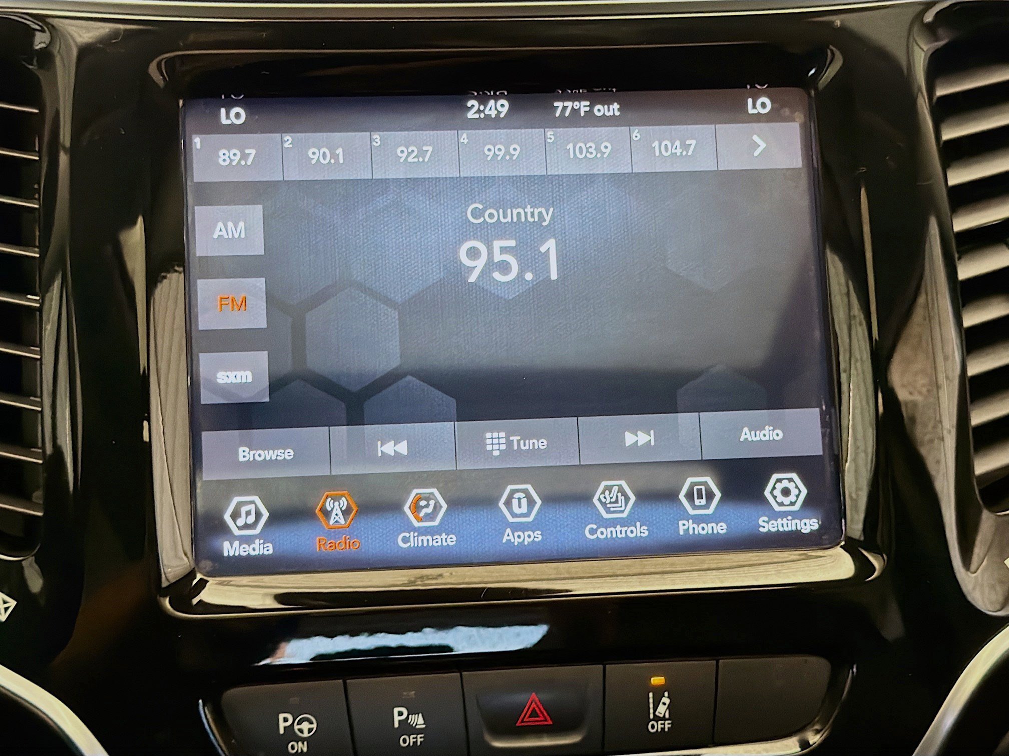 Used 2021 Jeep Cherokee Limited image 8