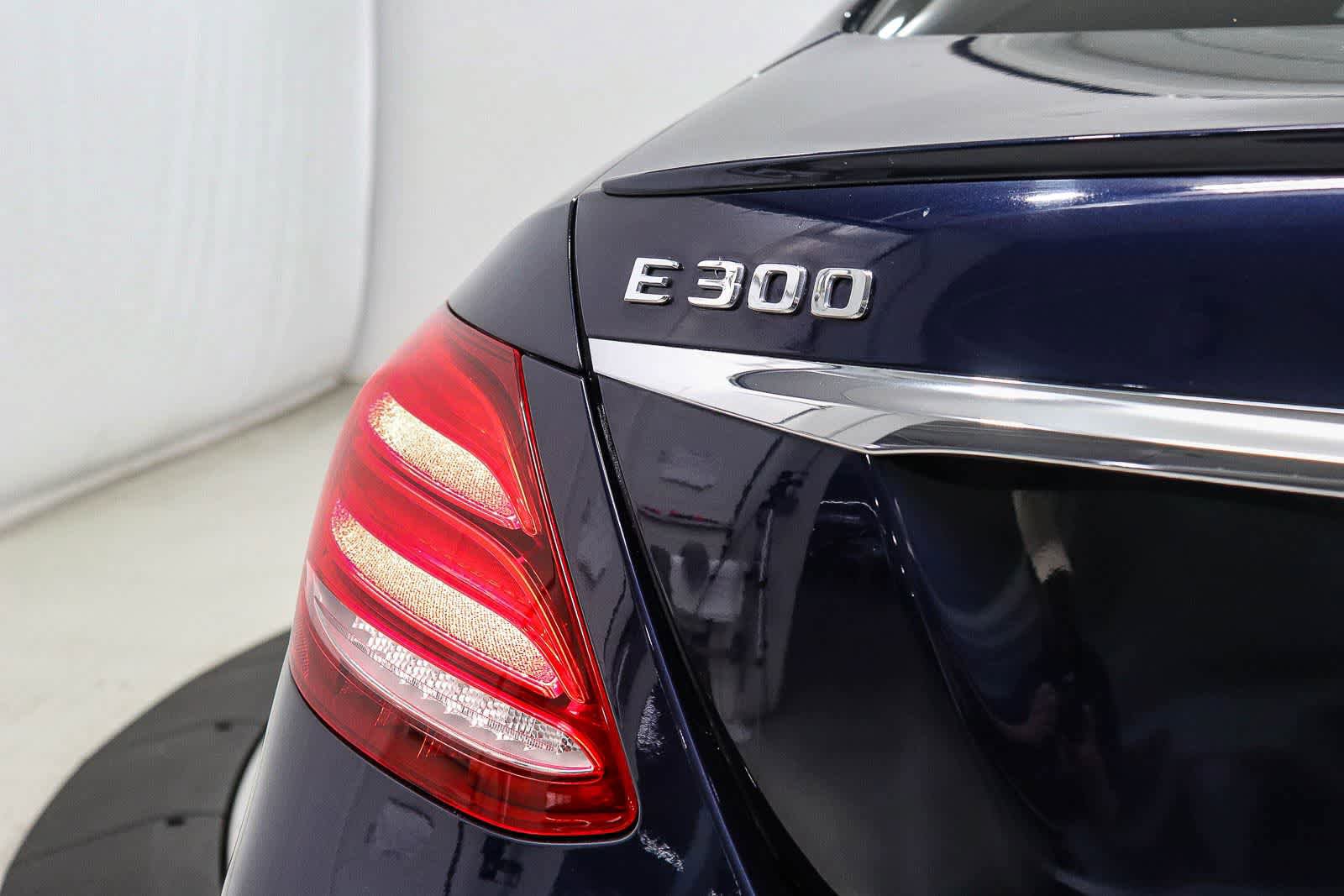 Used 2017 Mercedes-Benz E 300 image 11