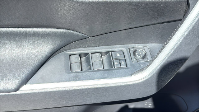 Used 2022 Toyota RAV4 XLE FWD image 19