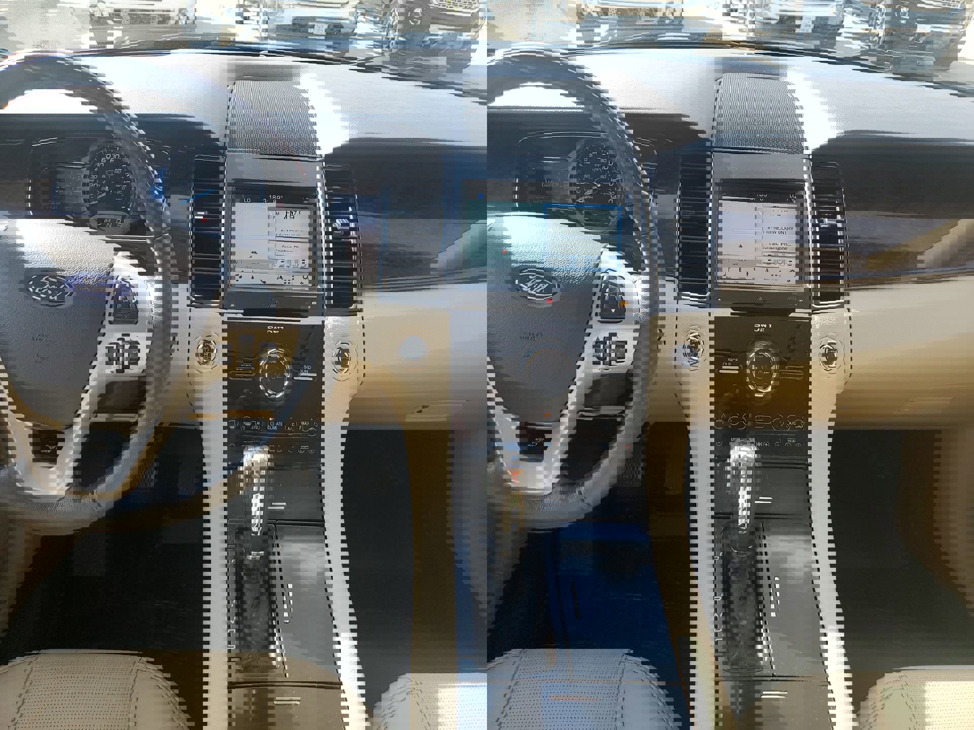 Used 2018 Ford Taurus Limited w/ Driver Assist Package image 10