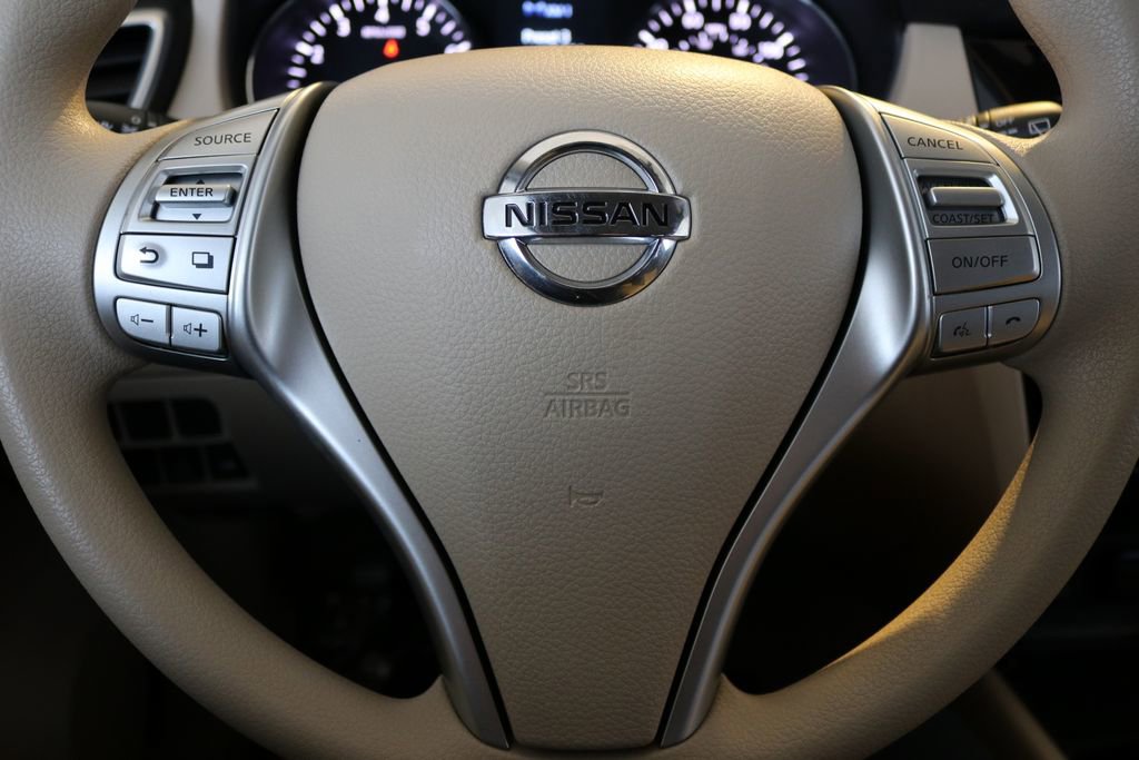 Used 2014 Nissan Rogue SV image 40