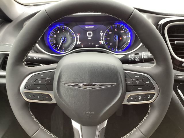 New 2026 Chrysler Pacifica Select image 12
