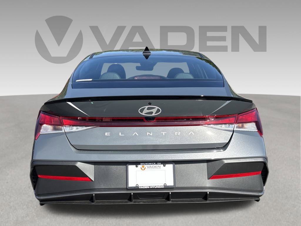 New 2026 Hyundai Elantra SEL Sport FWD image 4