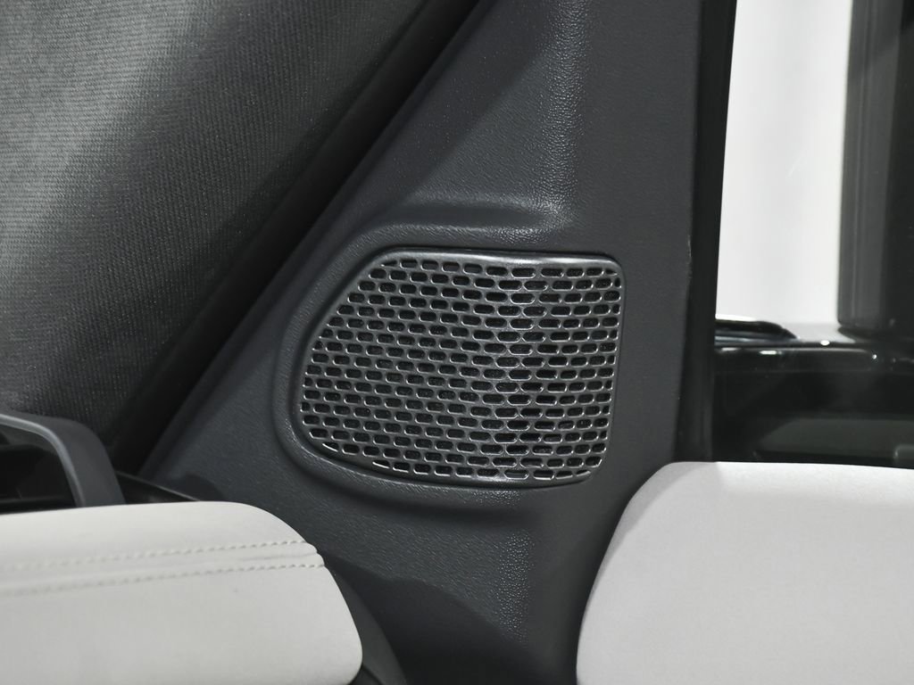 Used 2023 Land Rover Defender 110 X-Dynamic SE AWD/4WD image 33