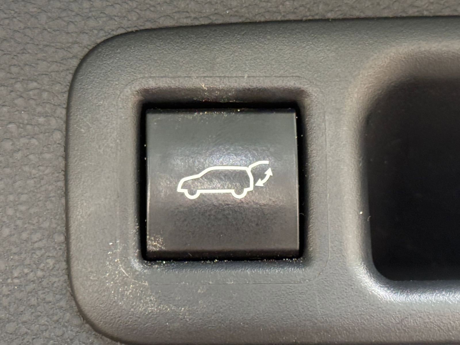 Used 2024 Toyota Highlander XSE AWD/4WD image 21
