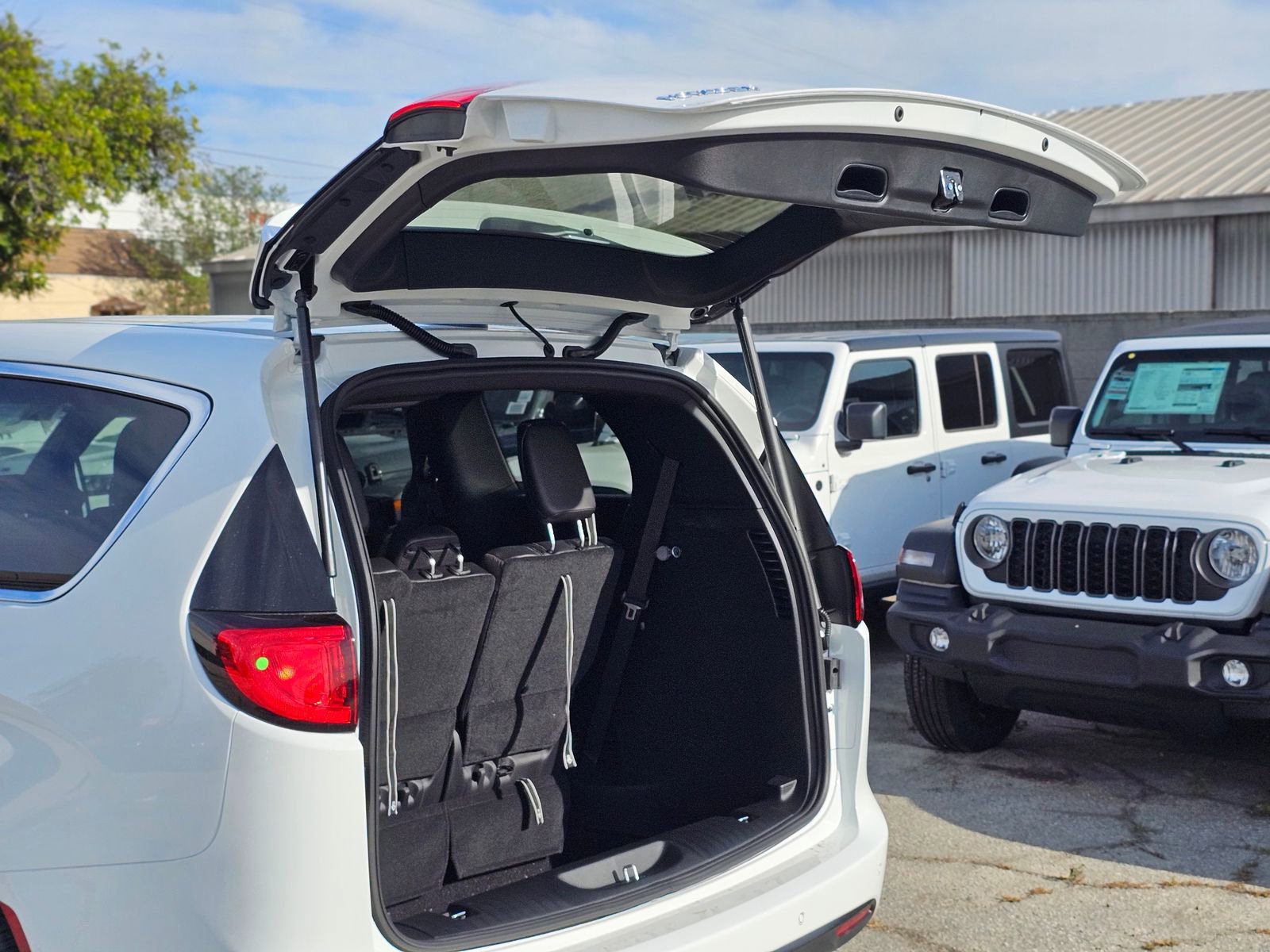 New 2026 Chrysler Voyager LX FWD image 8