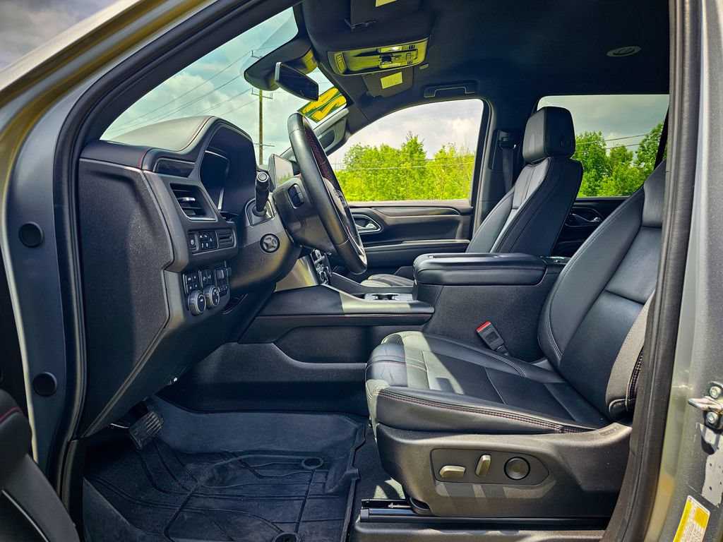 Used 2024 Chevrolet Tahoe RST w/ Luxury Package AWD/4WD image 13