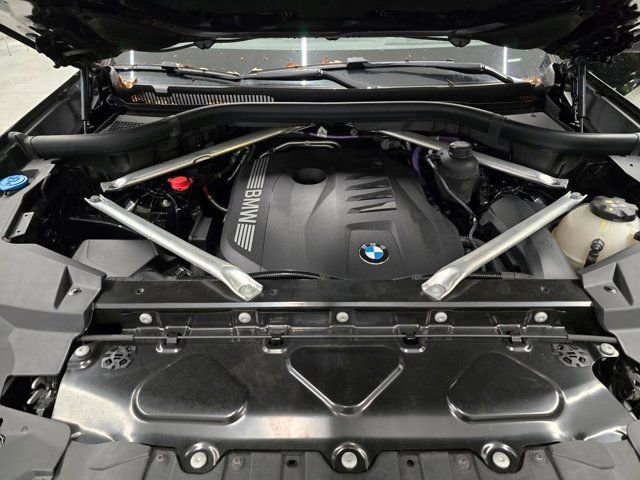 Used 2025 BMW X5 xDrive40i AWD/4WD image 14