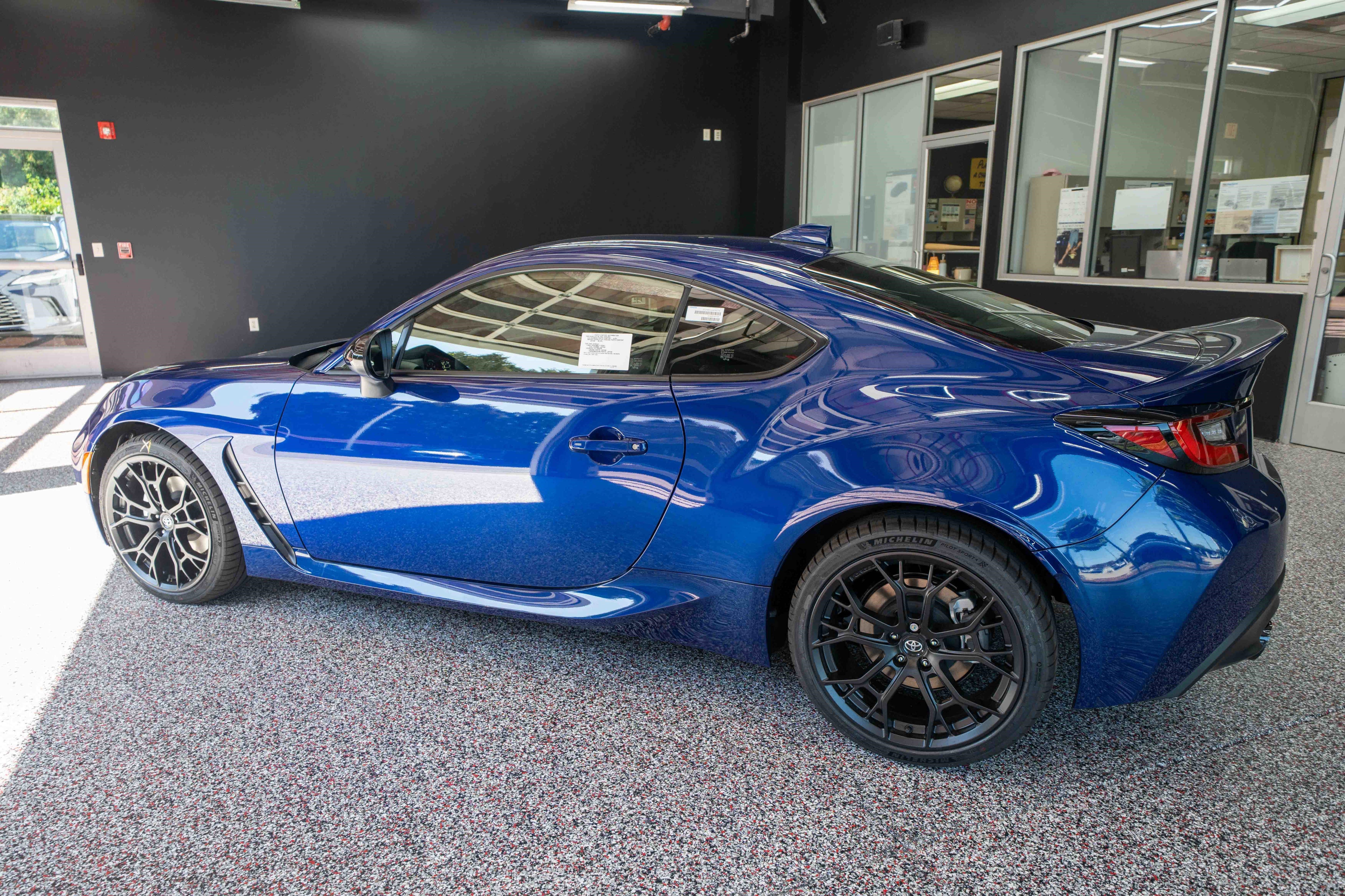 New 2025 Toyota GR86 Premium w/ GR Wheel Package (TMS image 2