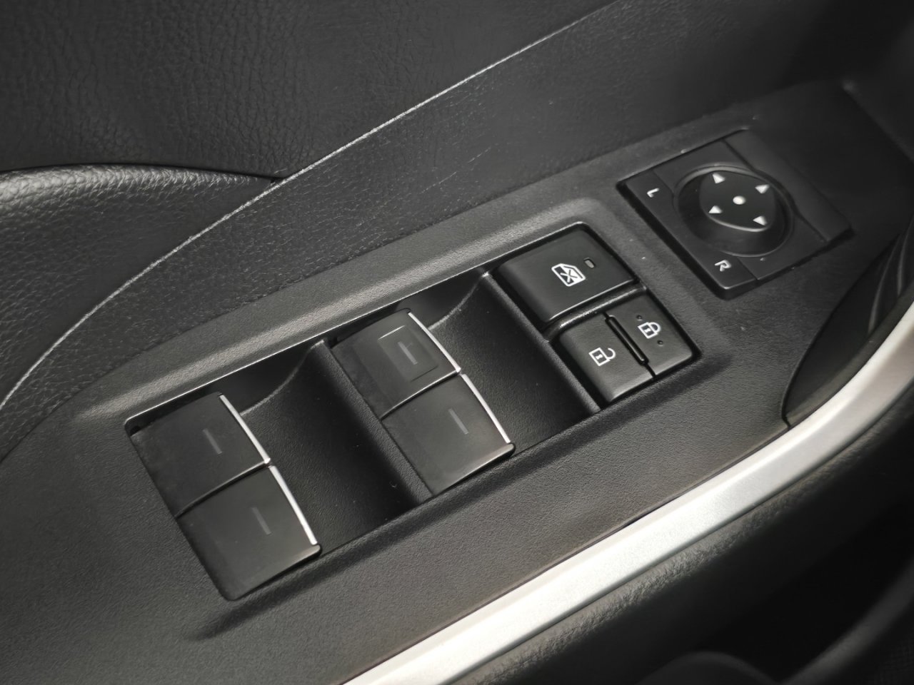 Certified 2025 Toyota RAV4 XLE w/ Convenience Package image 23