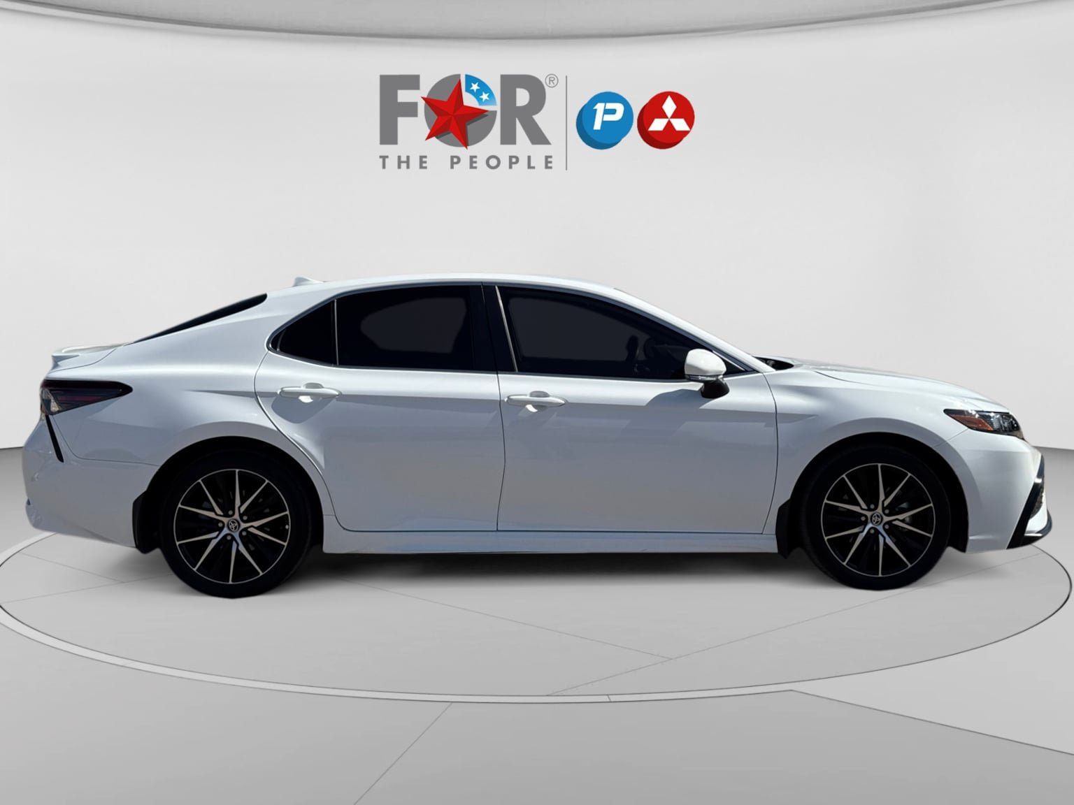 Used 2024 Toyota Camry SE w/ Convenience Package FWD image 6