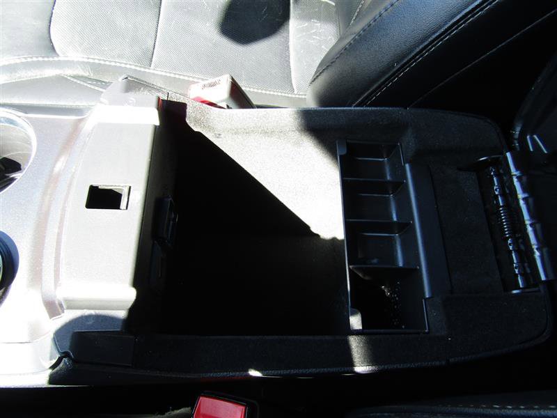 Used 2017 Ford Explorer Platinum image 26