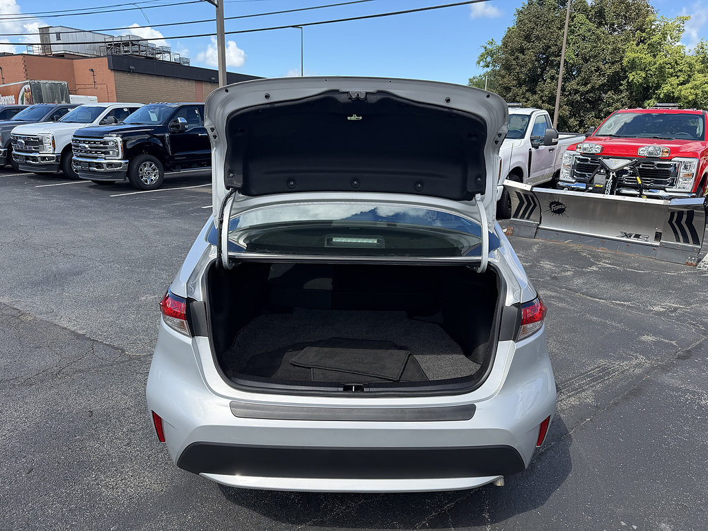 Used 2022 Toyota Corolla LE w/ Carpet Mat Package (TMS) FWD image 6