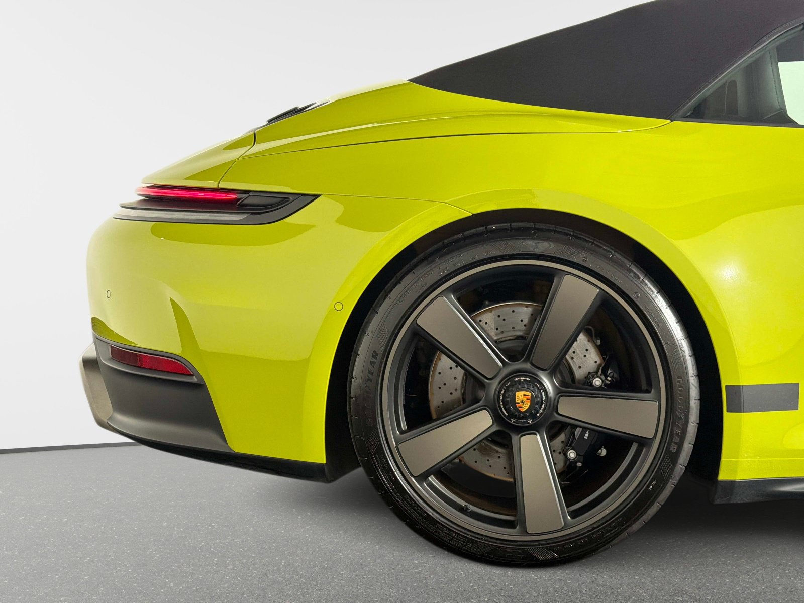 Used 2026 Porsche 911 GTS RWD image 18