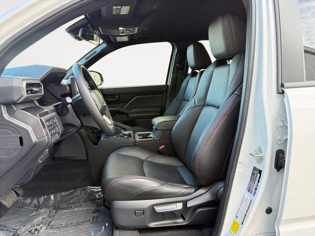 Used 2025 Toyota 4Runner TRD Off-Road image 9