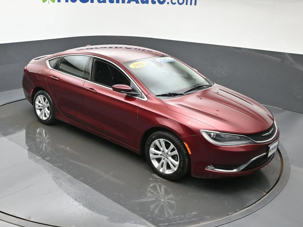 Used 2016 Chrysler 200 Limited w/ Convenience Group image 3