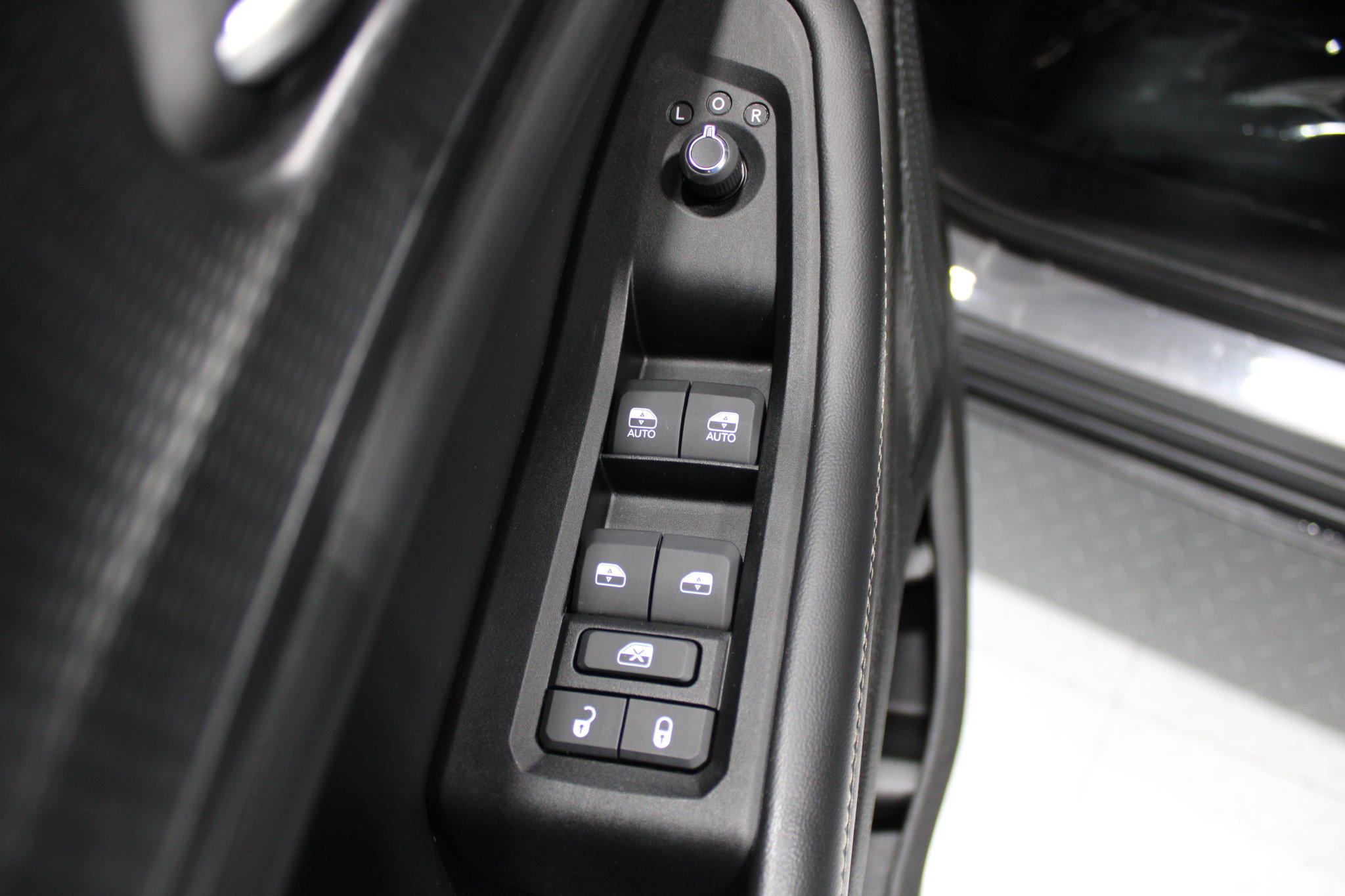 Used 2023 Jeep Grand Cherokee L Laredo AWD/4WD image 46