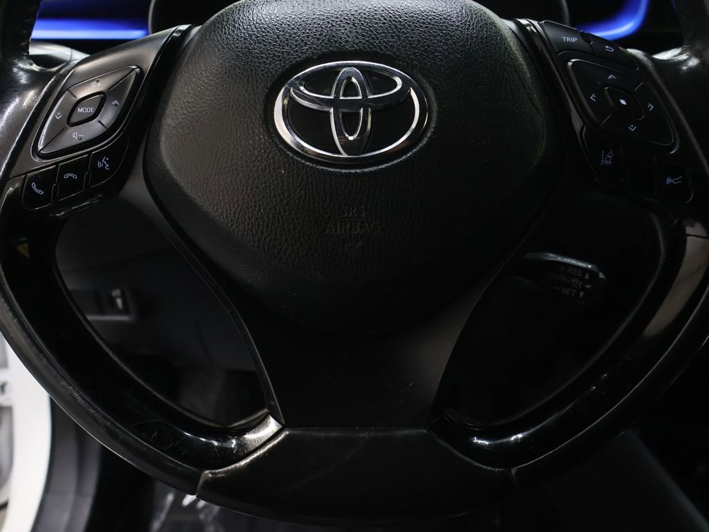 Used 2021 Toyota C-HR XLE FWD image 19