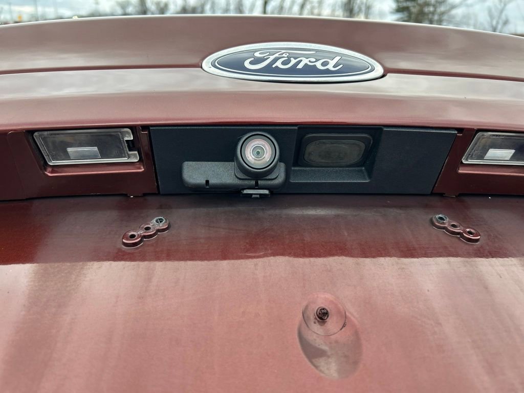 Used 2016 Ford Fusion SE w/ Equipment Group 202A image 17