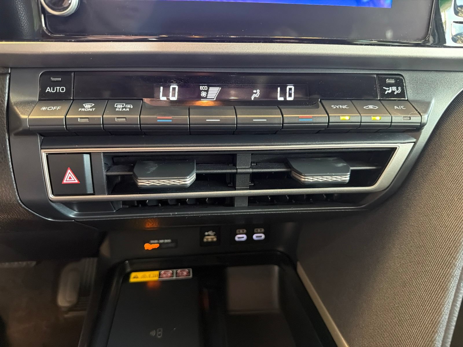 Used 2025 Toyota Camry LE FWD image 22