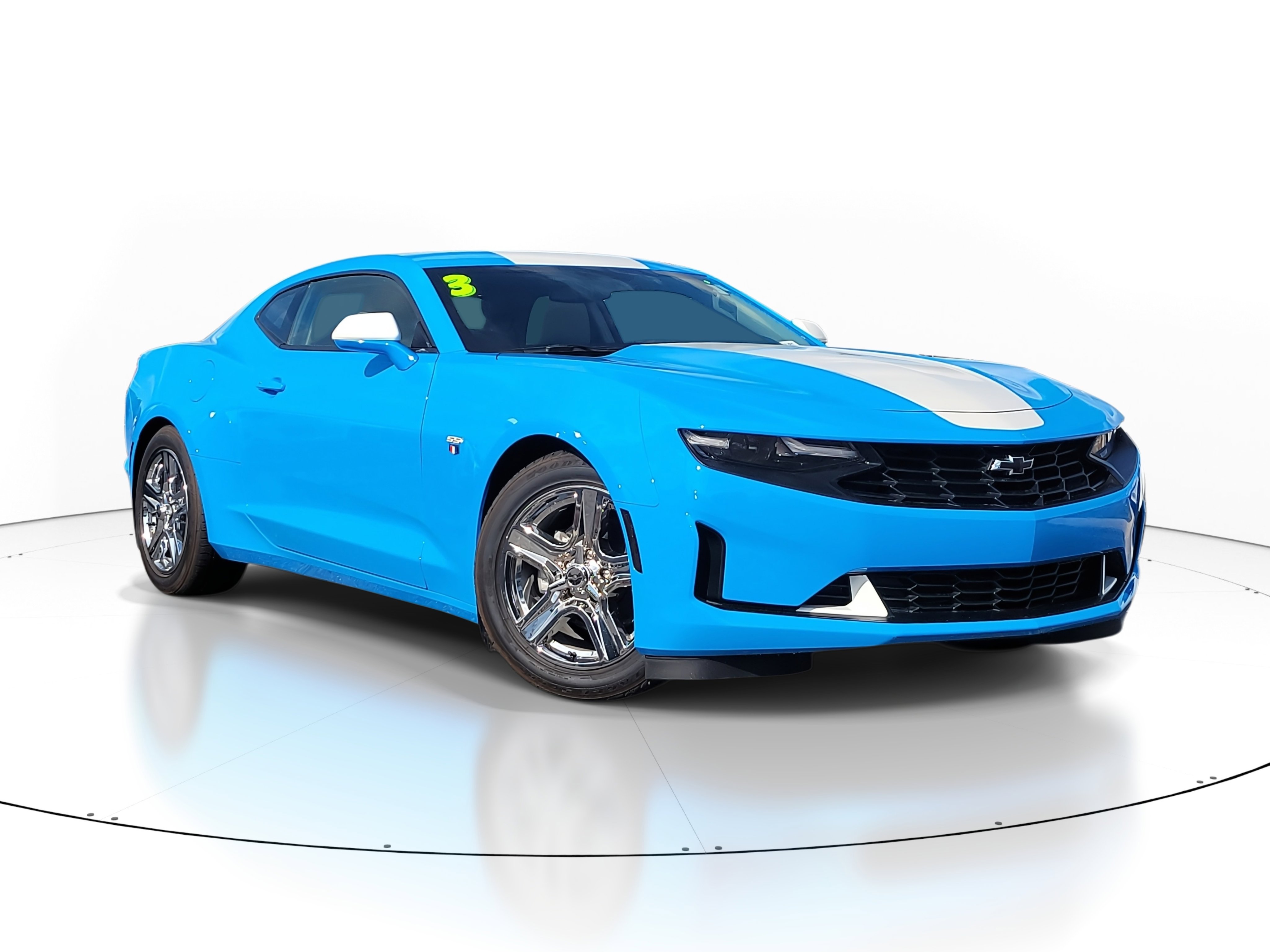 Used 2023 Chevrolet Camaro LT image 2