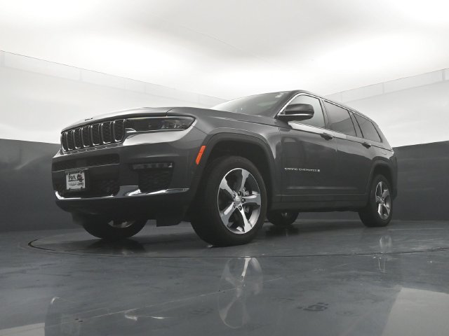 Used 2025 Jeep Grand Cherokee L Limited w/ Luxury Tech Group II AWD/4WD image 19