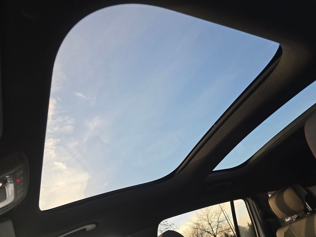 New 2026 Mercedes-Benz GLB 250 4MATIC image 3