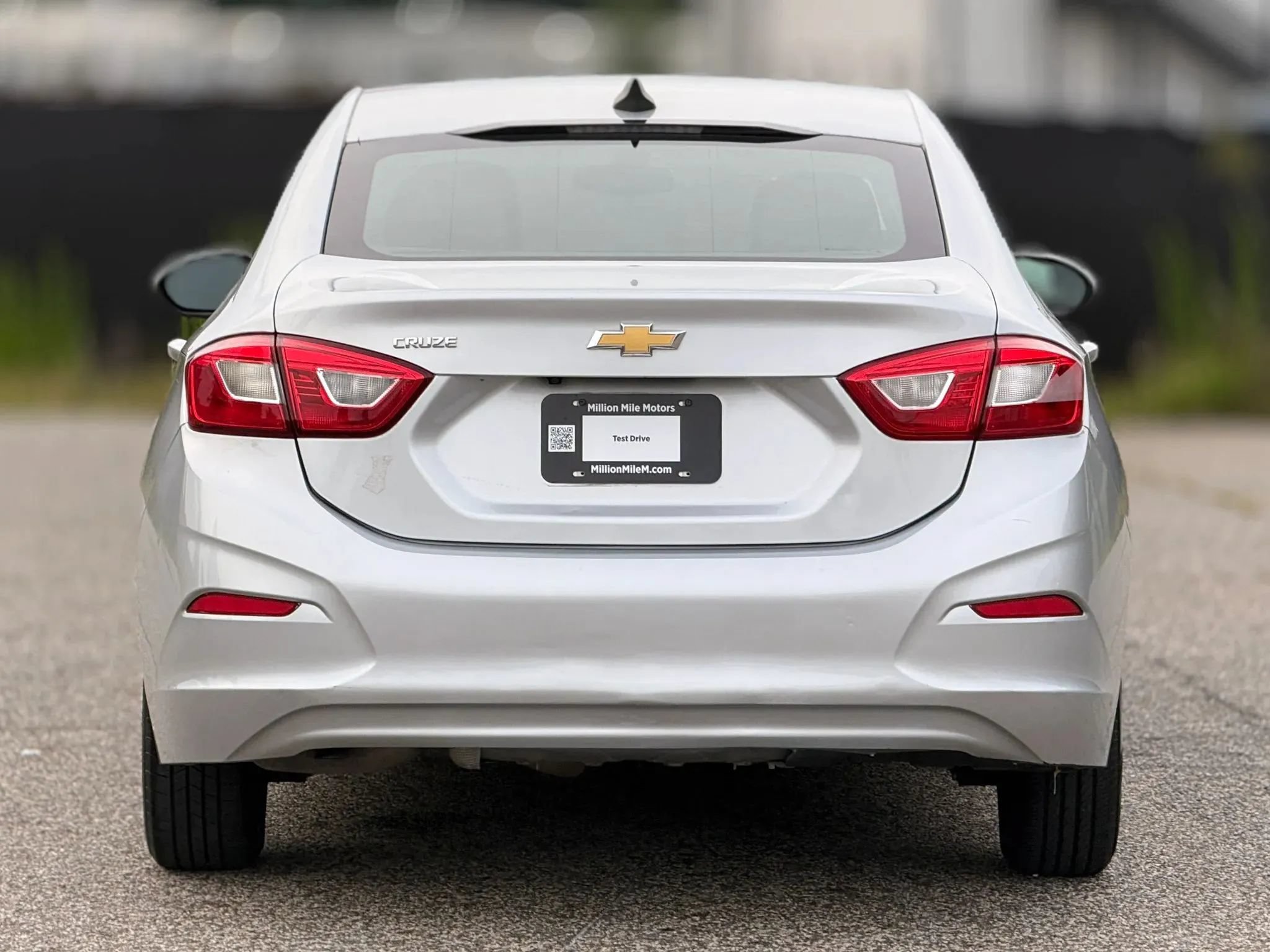 Used 2017 Chevrolet Cruze LS FWD image 4