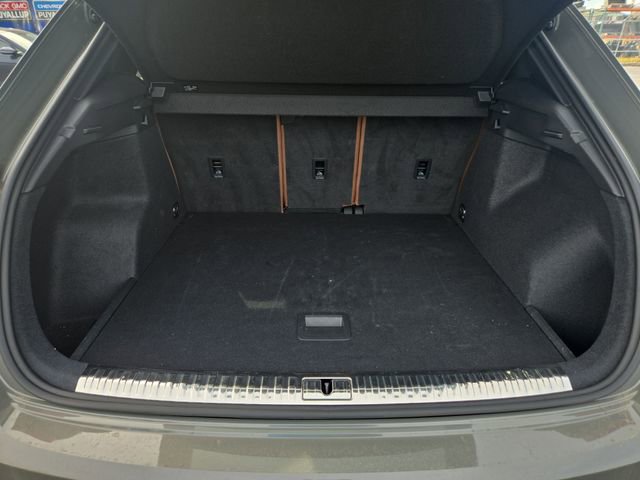 Used 2023 Audi Q3 2.0T Premium w/ Convenience Package image 12