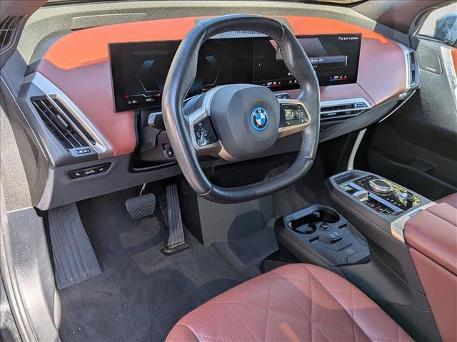 Used 2024 BMW iX xDrive50 w/ Premium Package AWD/4WD image 10