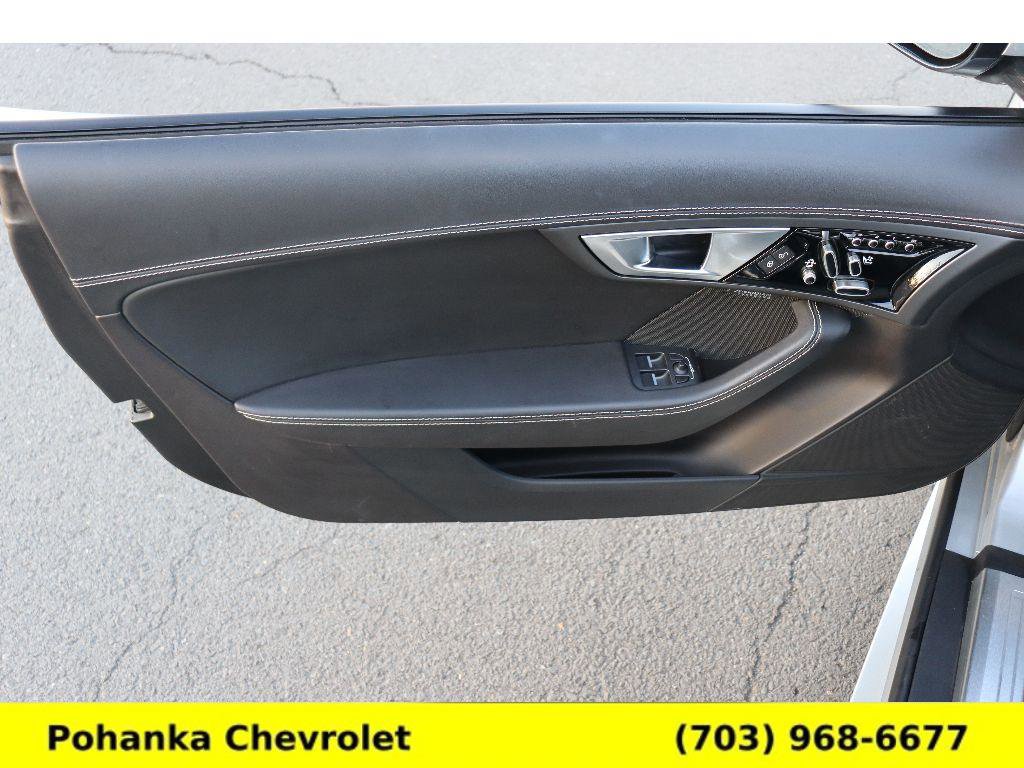 Used 2017 Jaguar F-TYPE R image 23