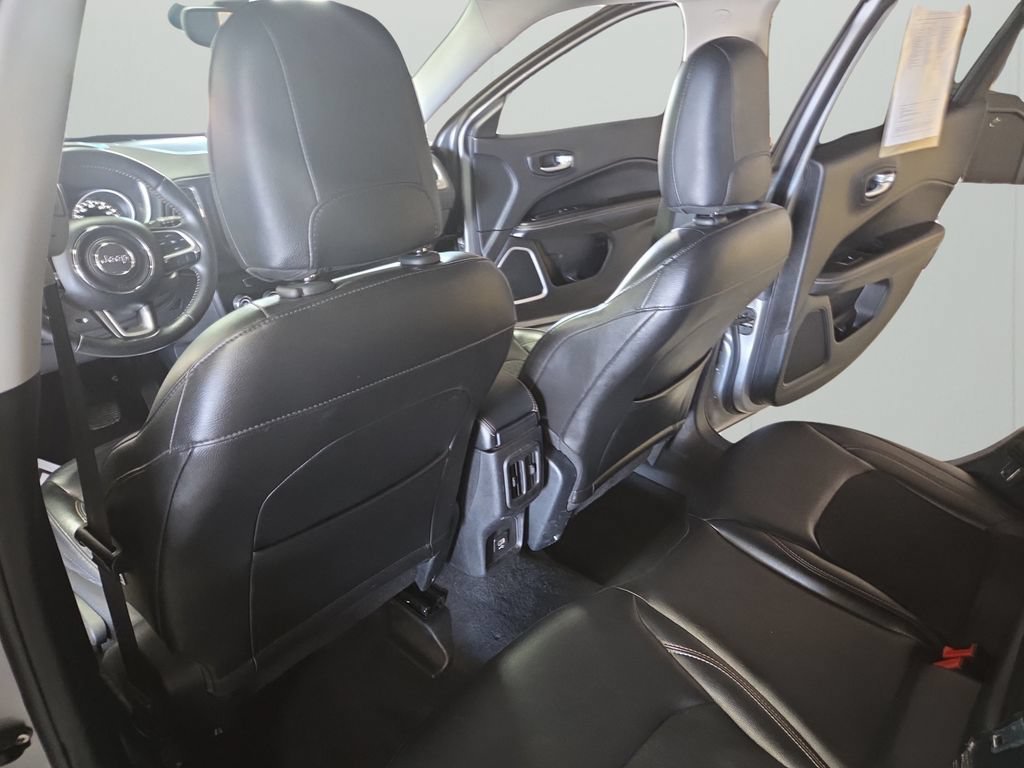 Used 2018 Jeep Compass Latitude w/ Cold Weather Group AWD/4WD image 51
